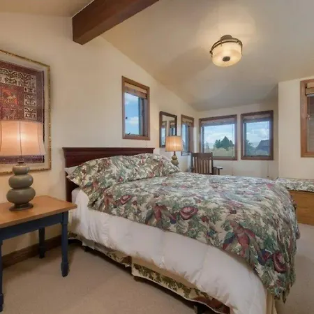 Abode At Swinging Bridge Vr Hotel